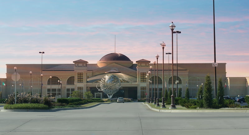 Kasino terbesar di dunia adalah Winstar World Casino di Oklahoma, AS.
