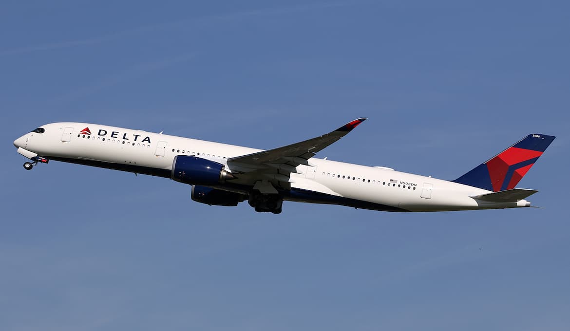 Photo by Jeroen Stroes Aviation Photography from Netherlands, CC BY 2.0, via Wikimedia Commons