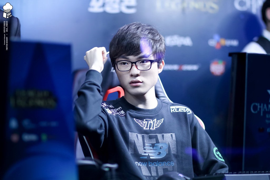 League of Legends Pro Faker Awarded With Cheongyeong Medal