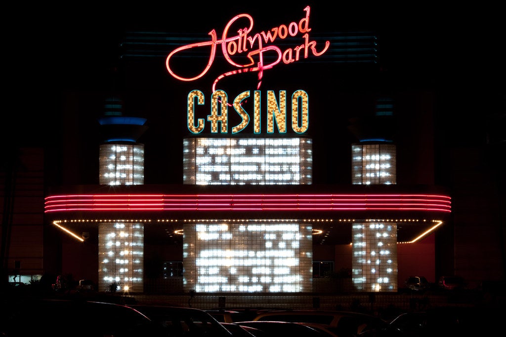 Hollywood Casino Aurora Opens in Illinois