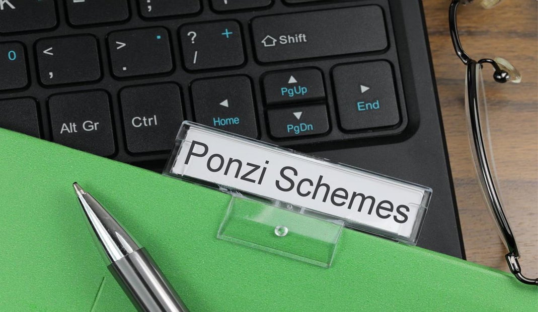 Ex-NFL Linebacker Ran Ponzi Scheme, Scores 2.5-Year Prison Stint