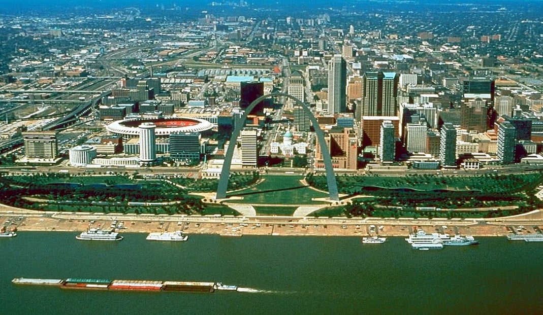 Photo by U.S. Army Corps of Engineers, Public domain, via Wikimedia Commons