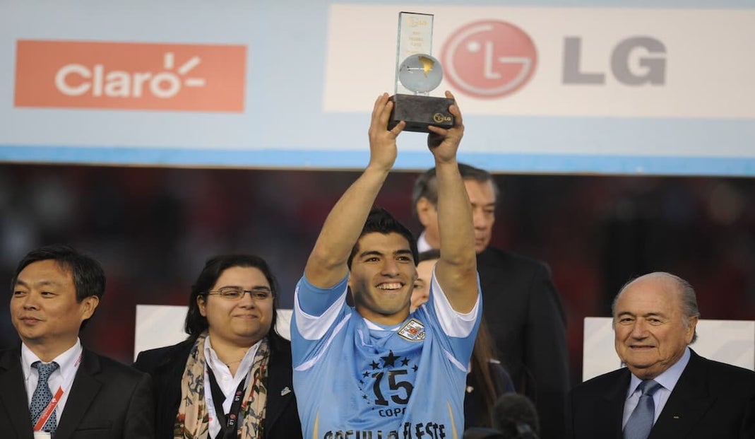 Uruguay’s Suárez Open to Joining Team Ahead of 2026 FIFA World Cup Photo courtesy of LGEPR, CC BY 2.0, via Wikimedia Commons