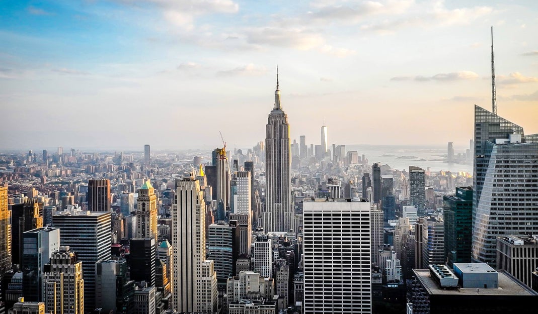 Connecticut Signs, NY Advances Sweepstakes Casino Ban