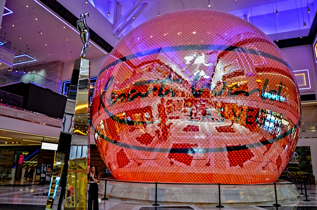 Resorts World Digital Sphere and the Sexy Robot | The Sexy R… | Flickr The Globe at Resorts World Las Vegas