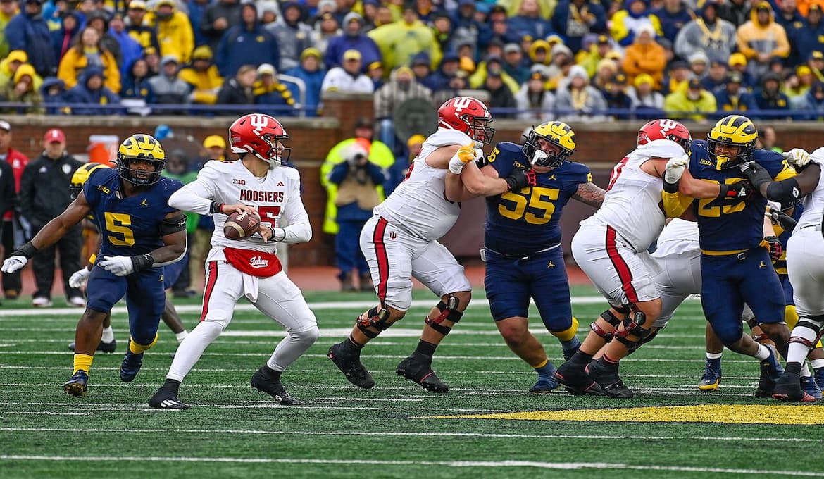 Photo by Maize & Blue Nation, CC BY 2.0, via Wikimedia Commons