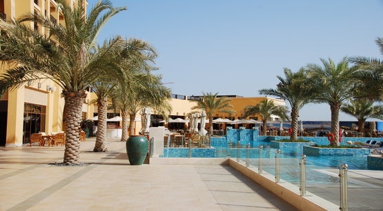 villa, palace, vacation, pool, swimming pool, plaza, holiday, ... - pxhere.com Luxury Vacation Villa
