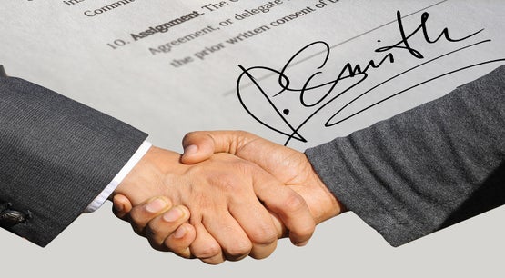 Signature, contract, shaking hands, handshake, agreement, - free... - needpix.com Two businessmen shaking hands in agreement