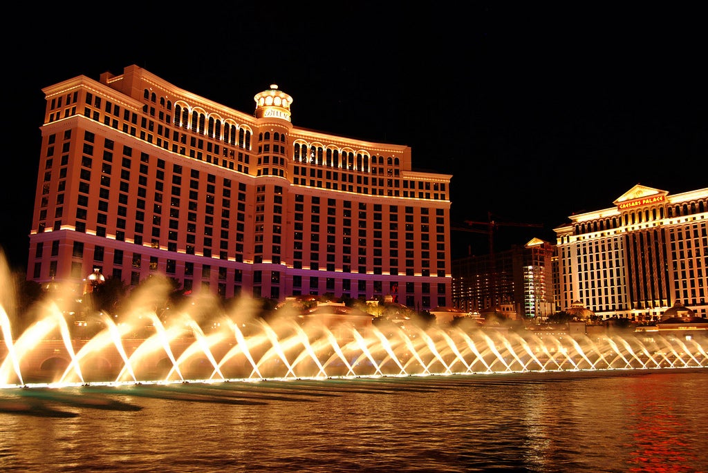 Bellagio Fountain.jpg - Wikimedia Commons Bellagio Fountains