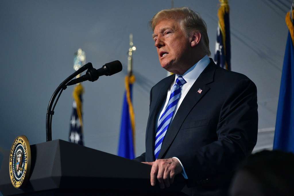 Trump Teleprompter Operator Under CFTC Investigation Over Kalshi Trades